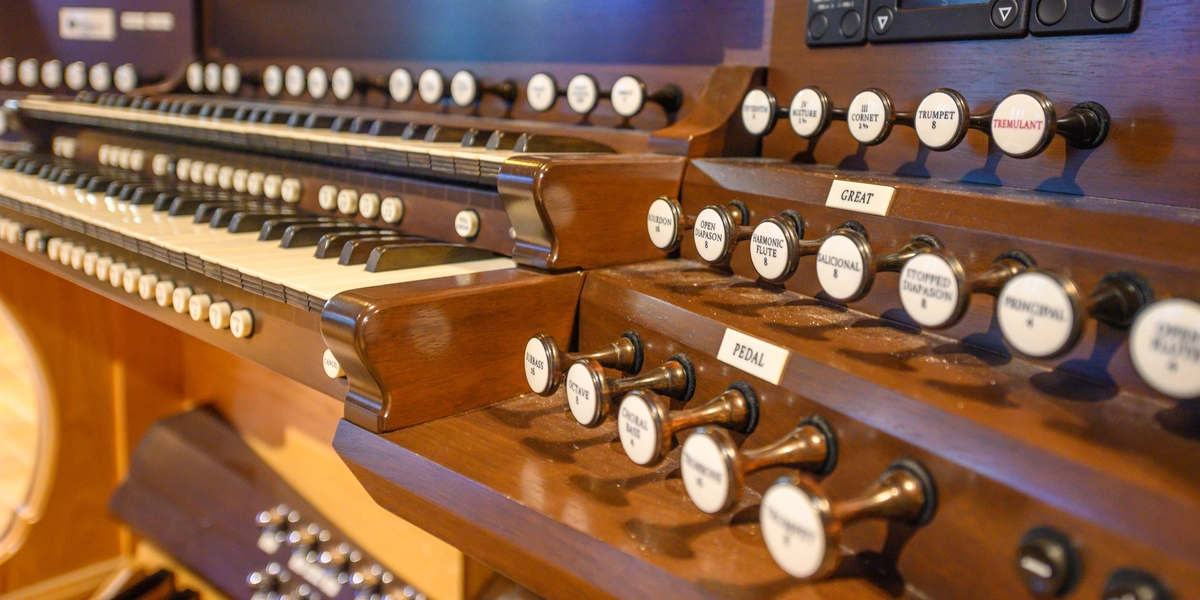 Organ knobs and keys in Alumni Chapel