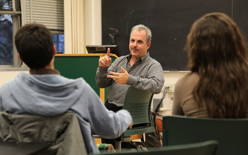 Bill Mechanic speaking with students during a visit to MSU’s campus in 2012.