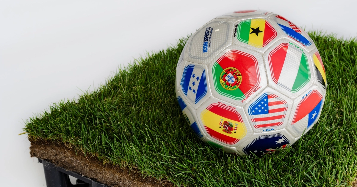 記念グッズ FIFA WORLD CUP THE GRASS OF FINAL MATCH Adidas FIFA World Cup FINAL 2022 Official Match Ball Al Hilm Qatar