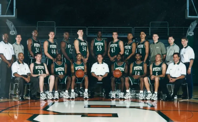 Team photo of the 1998-1999 men
