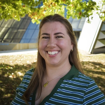 Headshot of Rachel McNealey.