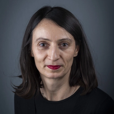 Headshot of Cristina Bodea.