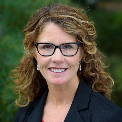 Headshot of Kelly Klump.