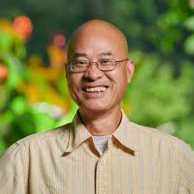 Headshot of Zachary Huang.