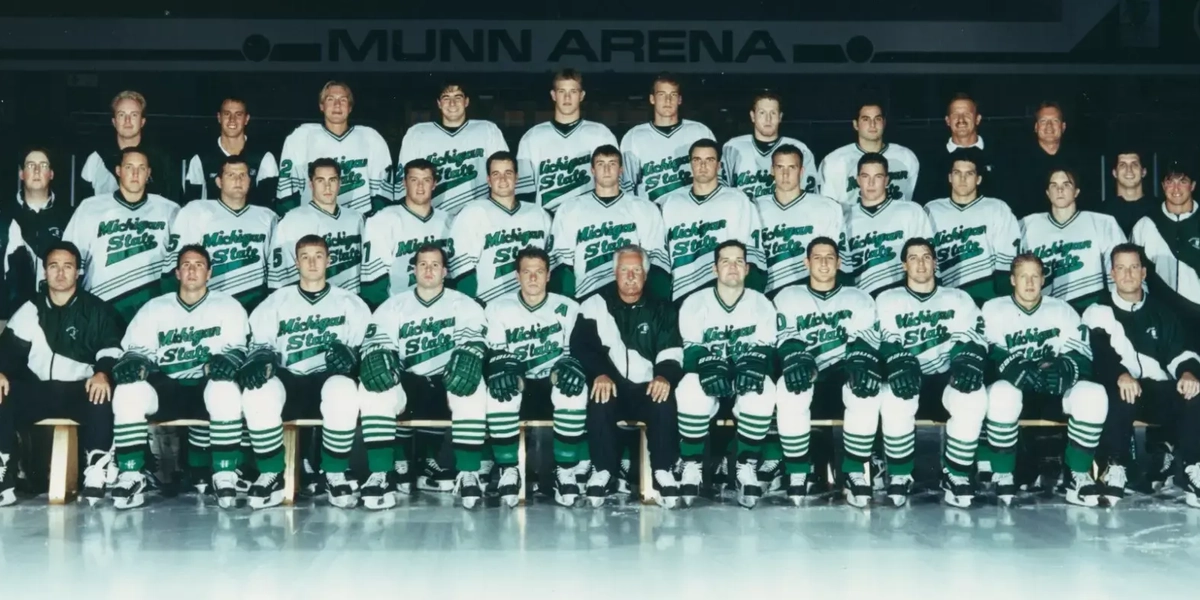 Team photo of the 1998-1999 men