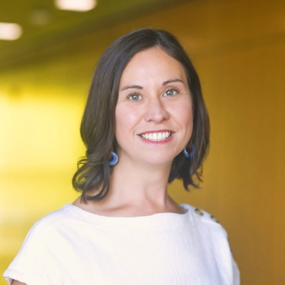 Headshot of Laura Yares