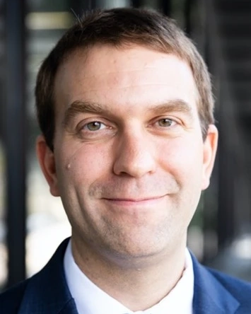 Portrait of a smiling Jeff Barrick.