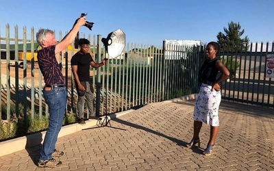 Peter Glendinning (left) with, Thapelo Modibane (center), photographing Nkele Johanna Baloyi (right).