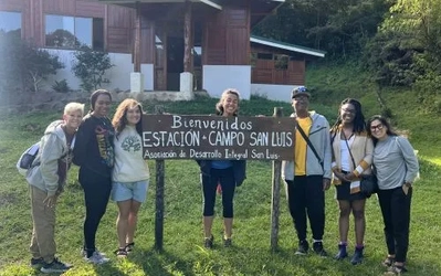 Heidi Quick (far left) and Asia Dowtin and Estrella Torrez (far right) with students in Costa Rica.