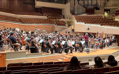Dudamel rehearses Todo Terreno with Simon Bolivar