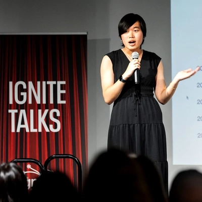 Alex Guo presenting her undergraduate research project.
