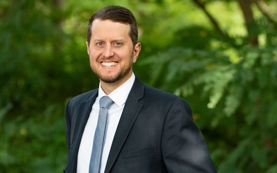 Headshot of Matthew Harkey.